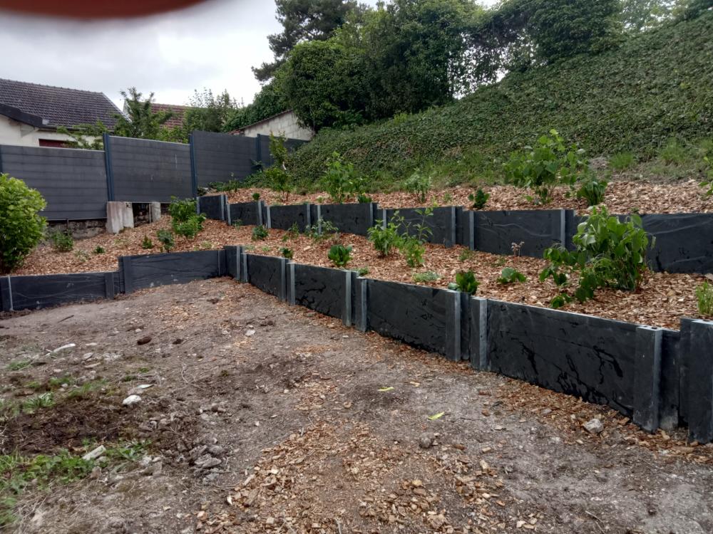 Soutien de terre et plantation talus Trepail 